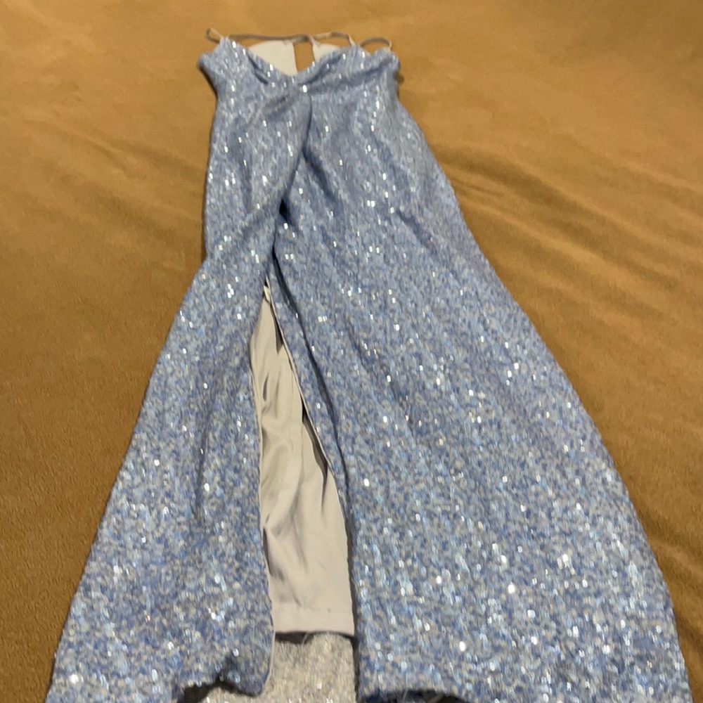 A couture classic from Halston !